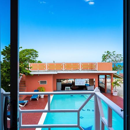 Shields Negril Villas Стая снимка