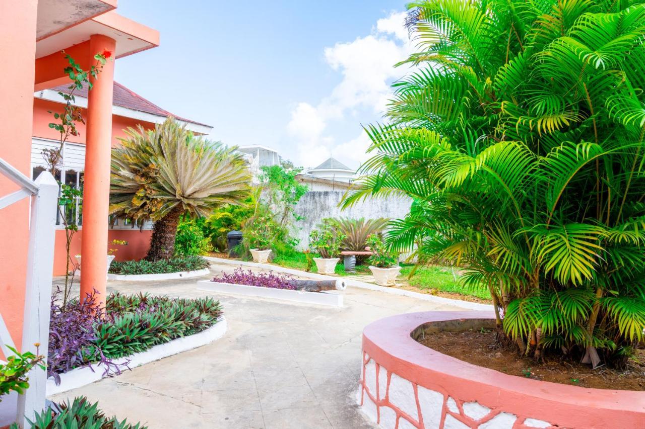 Shields Negril Villas Екстериор снимка
