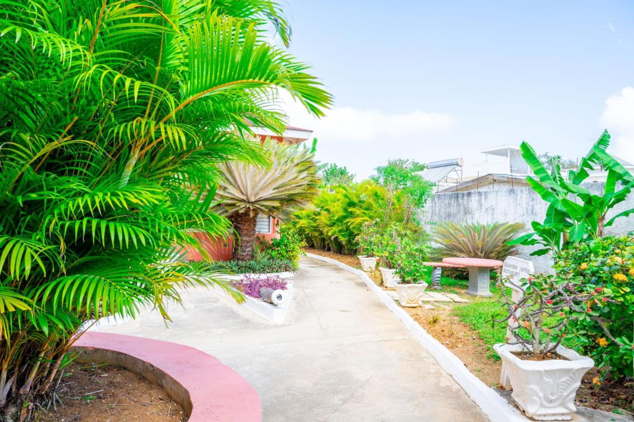 Shields Negril Villas Екстериор снимка