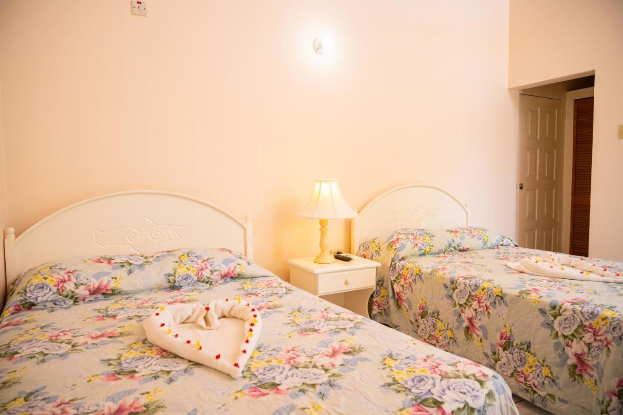 Shields Negril Villas Екстериор снимка