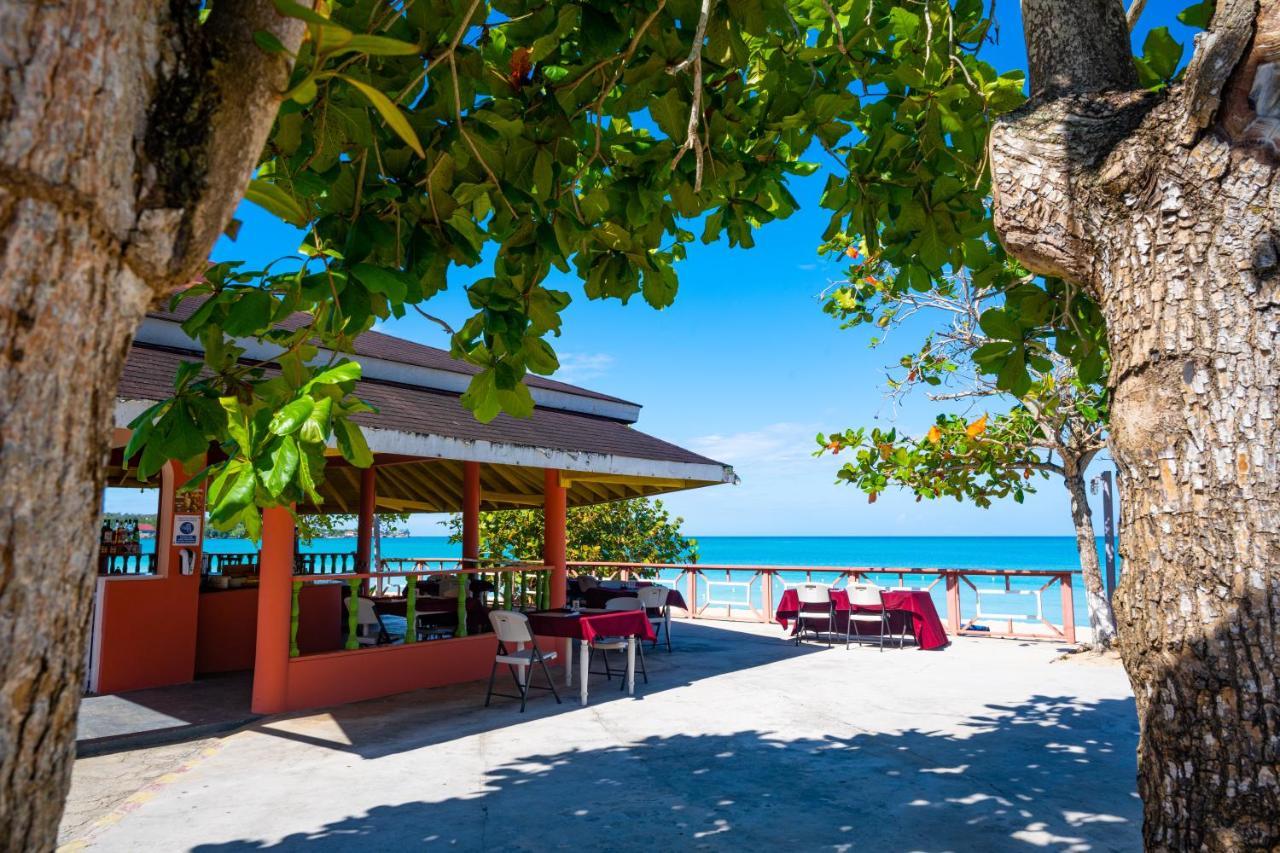 Shields Negril Villas Екстериор снимка