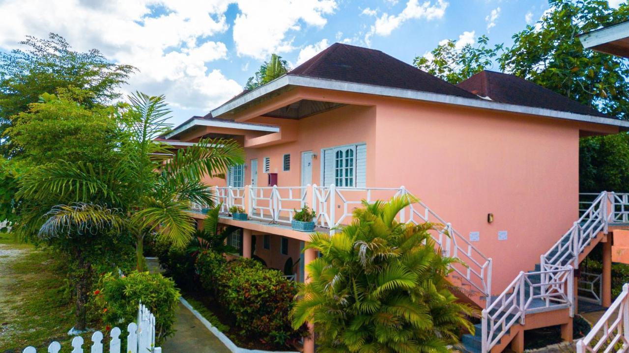 Shields Negril Villas Екстериор снимка