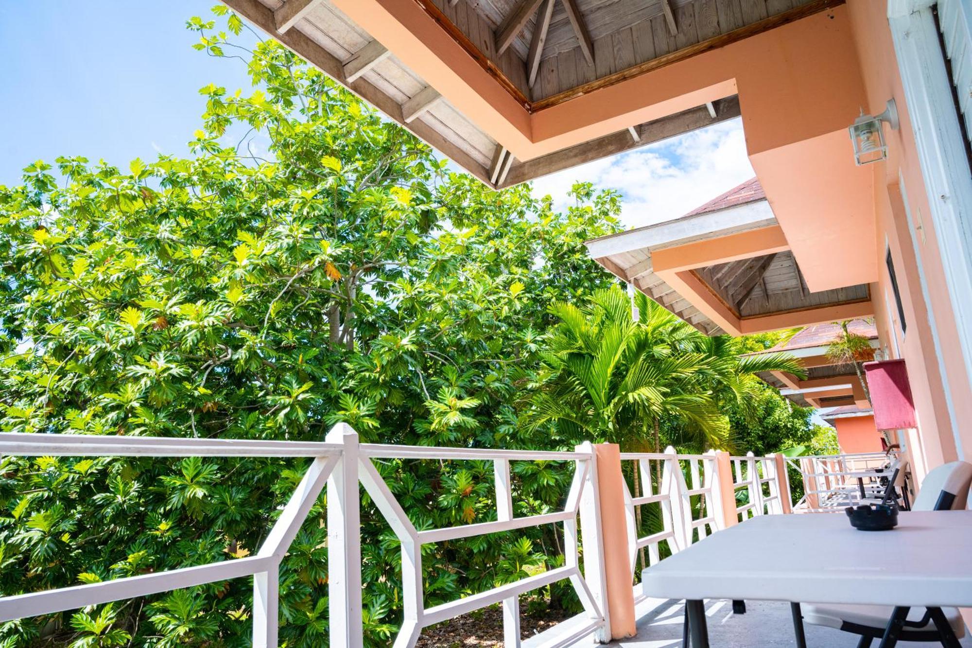Shields Negril Villas Стая снимка