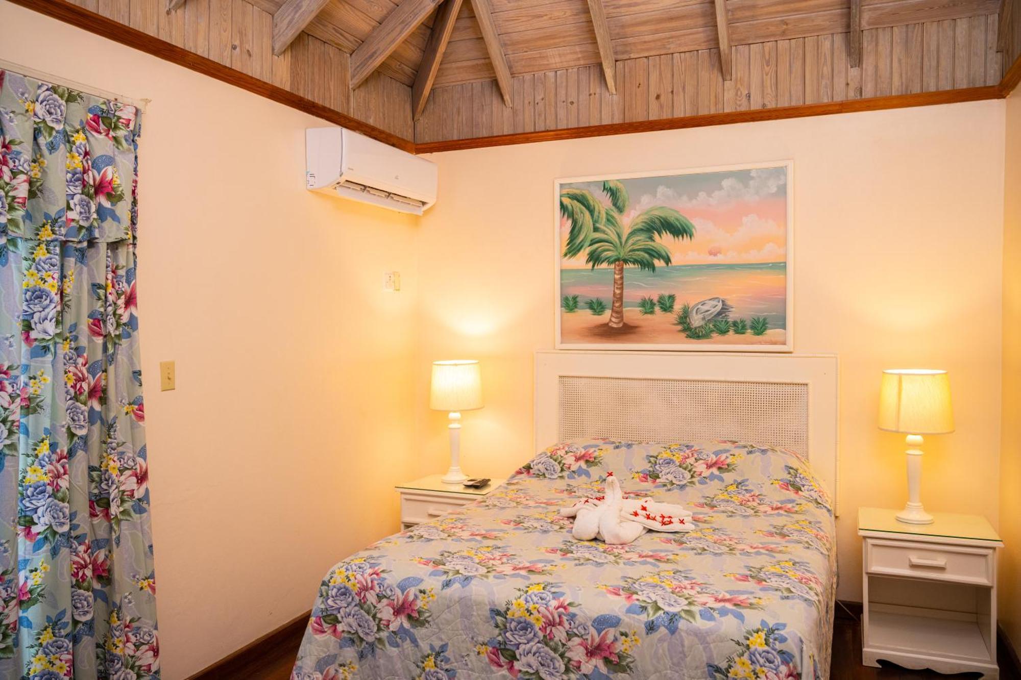 Shields Negril Villas Стая снимка