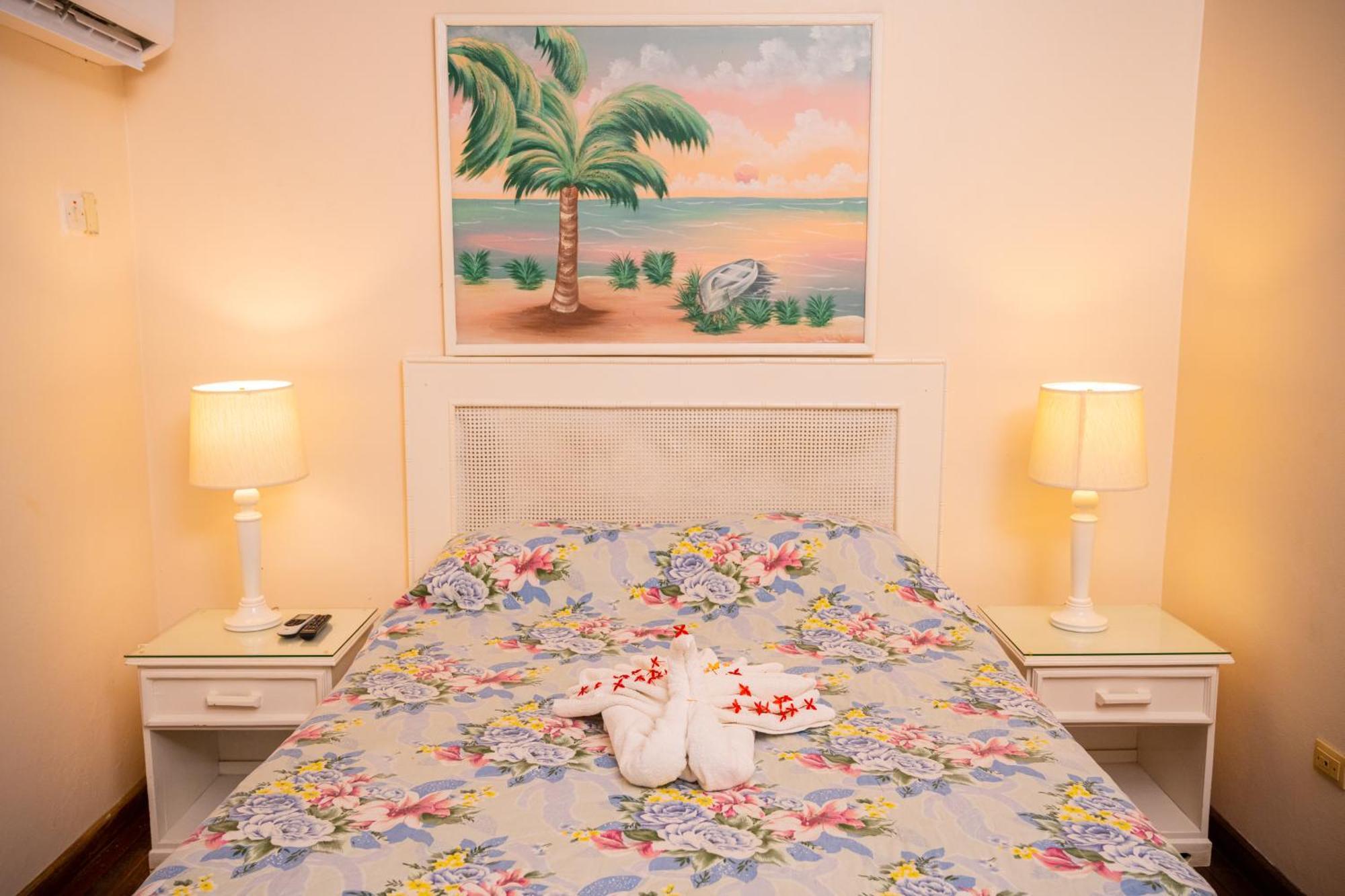 Shields Negril Villas Стая снимка