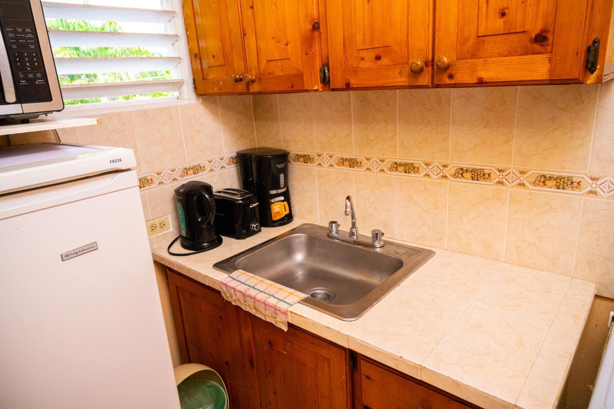 Shields Negril Villas Стая снимка